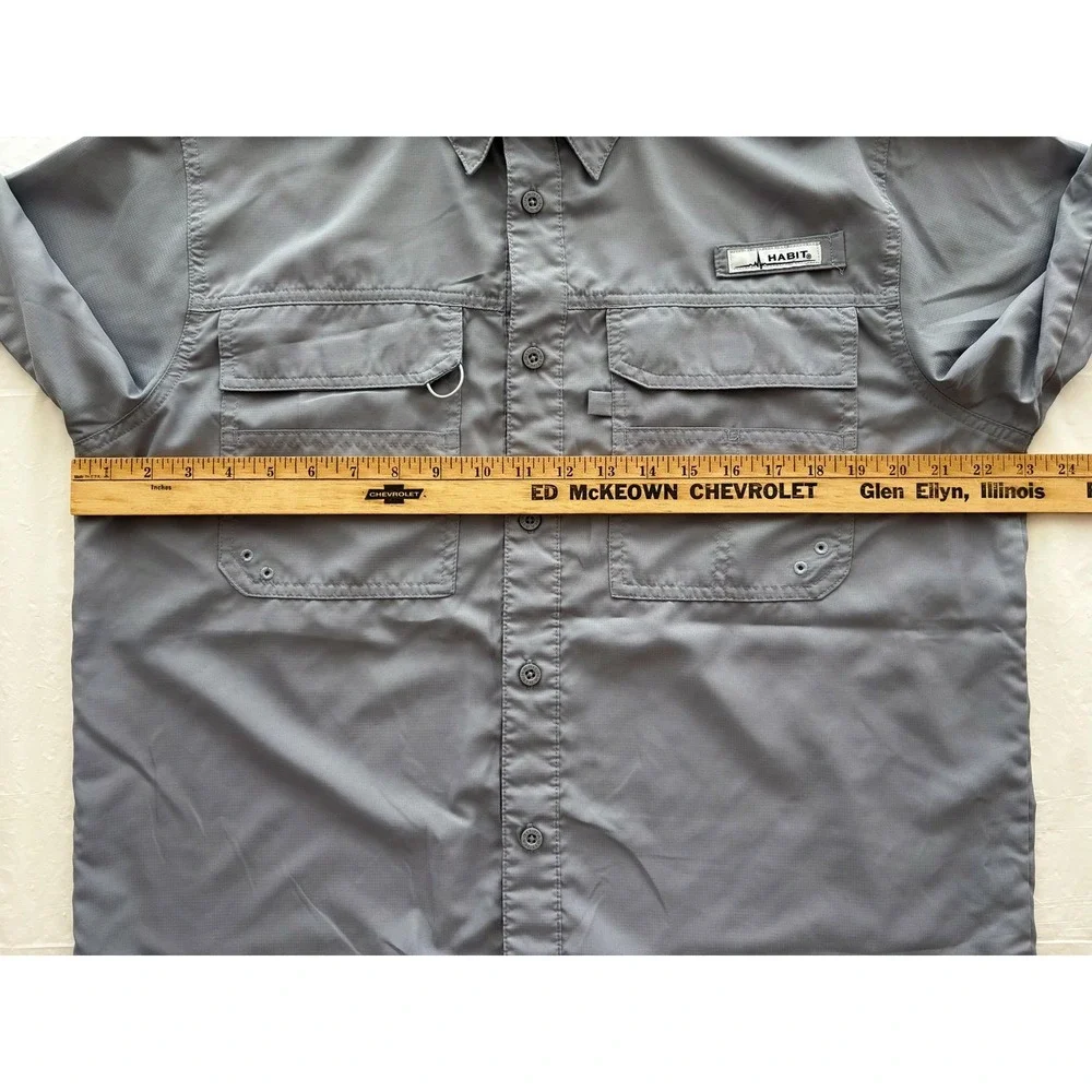 Habit Fishing Shirt Mens Medium Sharkskin UPF‎ 40+ Vented Pockets Performance